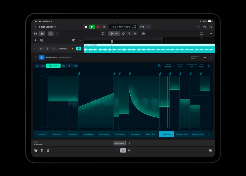 iPad Pro 上展示 Logic Pro 中新的 Granular Alchemy Sound Pack。